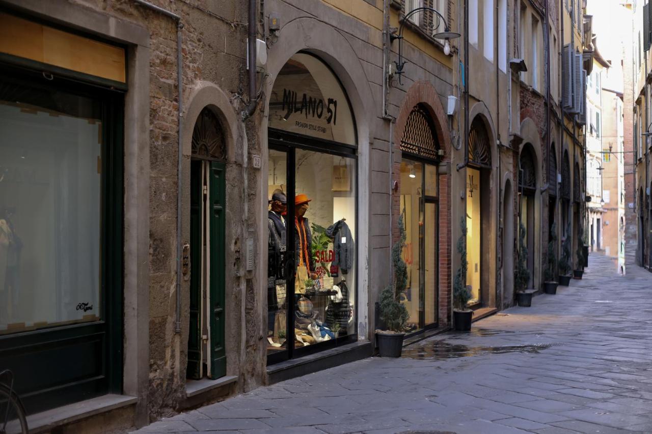 לינה וארוחת בוקר לוקה A Palazzo Busdraghi Residenza D'Epoca מראה חיצוני תמונה